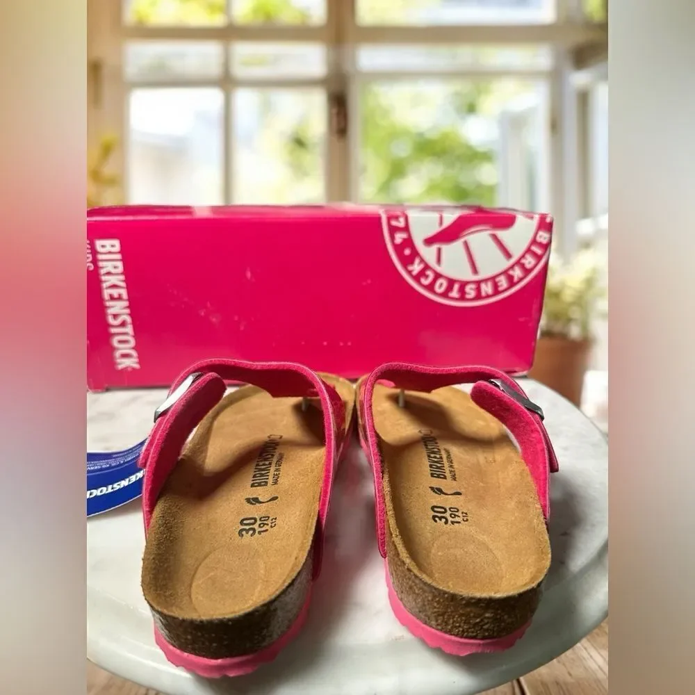NEW • Birkenstock • Gizeh Magic Snake Pink Slip-on Sandals EU 30